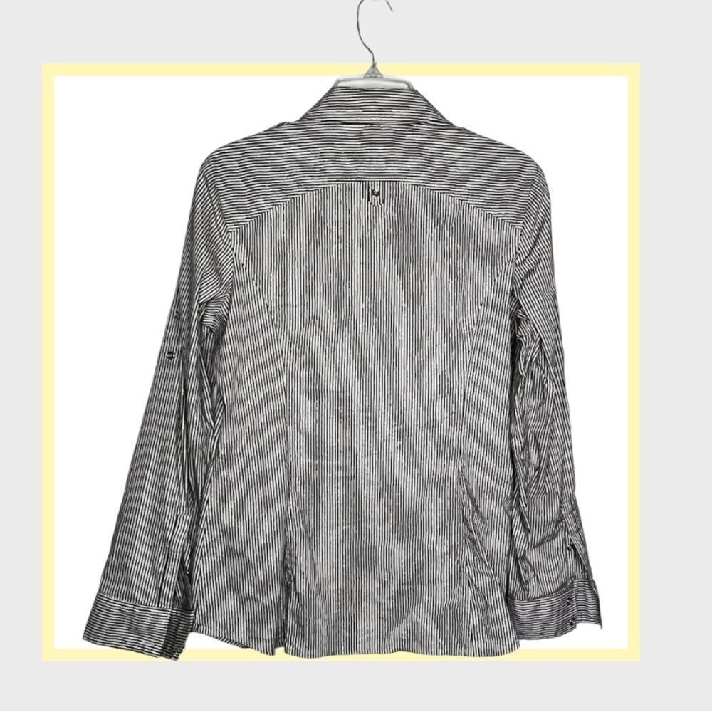 Express Essential Stretch Blouse with Metallic Threads‎ - Picture 3 of 5